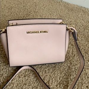 Michael kors crossbody